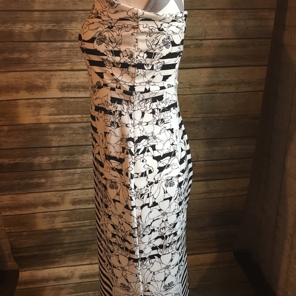 Express Strapless Dress - Picture 4 of 8